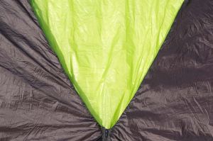 Couette Alos : Extérieur noir - intérieure vert ara